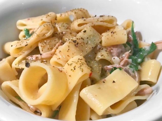 Scarpetta cookbook recipe for rabbit ragu with calamarata pasta and fennel pollen