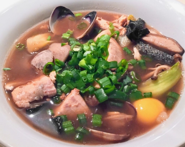 Cook Korean cookbook recipe recipes healthy dinner of jogye doenjangguk, or soybean paste stew with clams